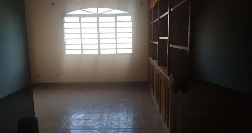 Ótima casa para venda em Pirangi-SP, com 3 dormitorios sendo 1 suite, varanda gourmet, piscina em um terreno de 1.000 m², area construida 300 m2