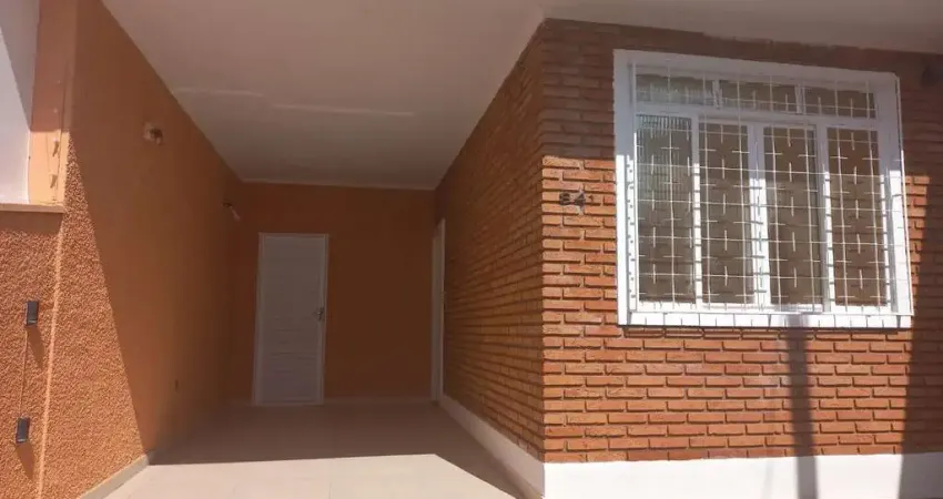 Ótima casa para venda no Monte Alegre, 2 dormitorios sendo 1 suite, varanda gourmet em 159 m2 de área total