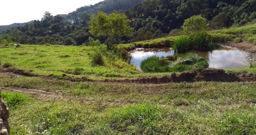 Excelente sitio para venda ou incorporação em Mairinque-SP com 12 alqueires sendo 6 alqueires em pastagem, próximo de condomínios
