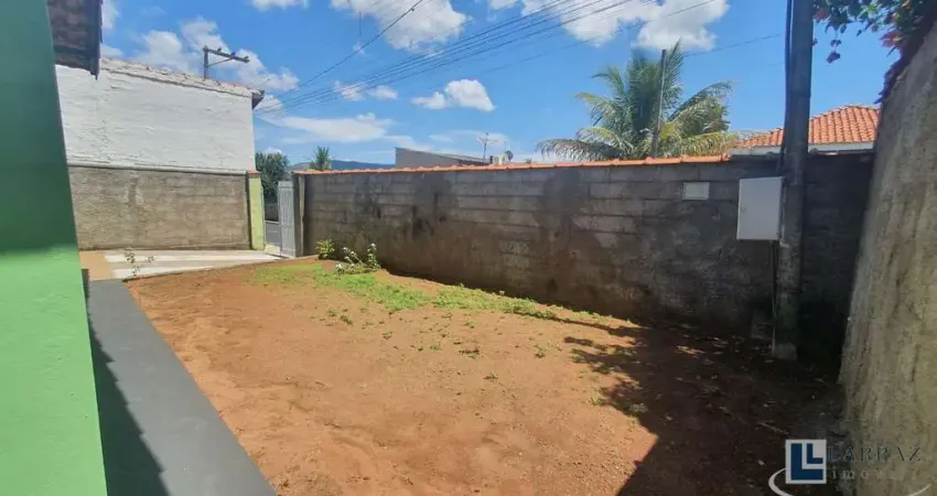 Casa para venda em Serra Azul-SP no Santa Cruz, 3 dormitorios, amplo quintal, 3 vagas em 242 m2 de área total