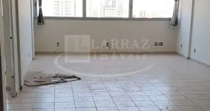 Sala comercial para venda ou locação no Centro, na Americo Brasiliense, Ed. São Jorge, com 24 m2, ar condicionado e sanca de gesso