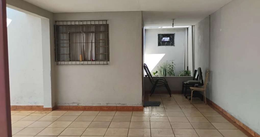 Casa para venda no Valentina Figueiredo, 2 dormitorios, 2 vagas, amplo quintal, 130 m2 construidos em um terreno de 200 m2