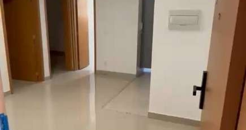 Apartamento no terreo, novo para venda na Via Norte, Cond. Parque dos Manacás, 2 dormitórios, 43 m2, reformado, completo armarios e porcelanato, lazer