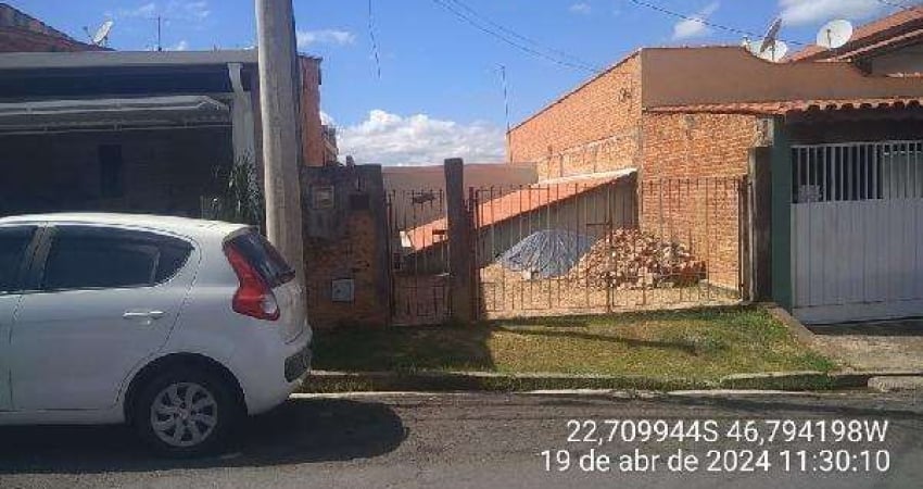 Oportunidade. Casa para para venda em Amparo-SP  no Jd. Silmara, 2 dormitorios, area construida 81 m2 area construida 81 m2 em um terreno de 180 mt2