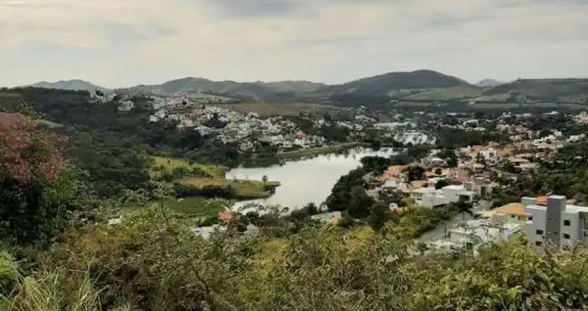 Excelente lote para venda em capitolio-mg no condominio escarpas do lago, lote com 603 m2, medindo 15 x 43,5 m localizado na parte alta com linda vist