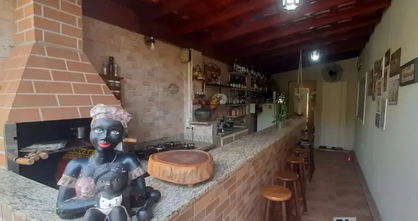 Linda casa, ótimo padrão, estilo rustico para venda no candido portinari, 3 suites, varanda gourmet e piscina, 198 m2 construidos em um terreno de 336