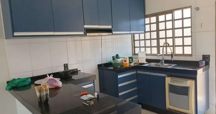 Ótima casa para venda na zona leste no leo gomes de morais, 2 dormitórios com suíte, quintal em 160 m2 de área total