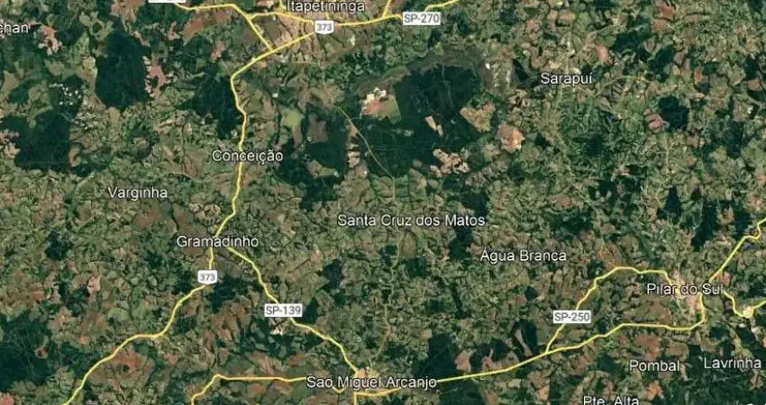 Lindo sitio alto padrão para venda na região de itapetininga-sp com 8,5 alqueires, pastagem, rico em benfeitorias e agua