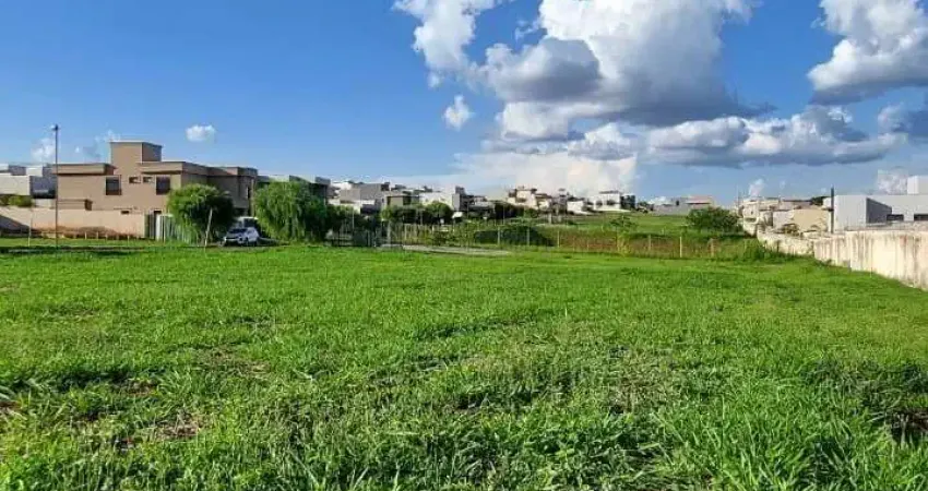 Excelente lote para venda na Vila do Golf Cond Terras de Florença, lote diferenciado com 800 m2, plano, sem vizinho, sem pedra Area de lazer completa