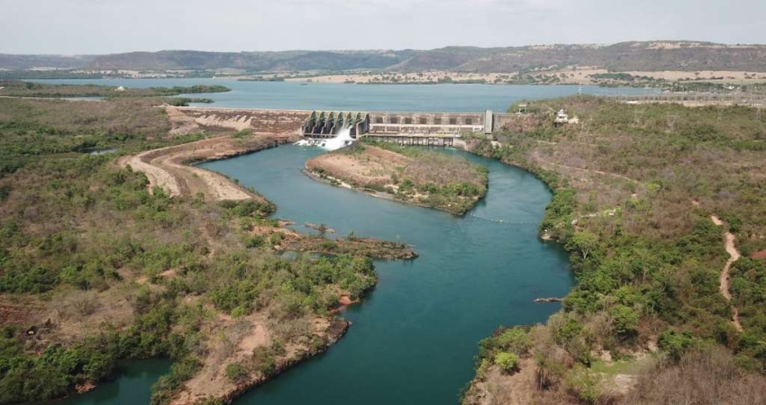 Sitio para venda em Sacramento-MG, proximo da Usina do Jaguara, com 10 alqueirao MG, planta 100%, benfeitorias, rio na divisa