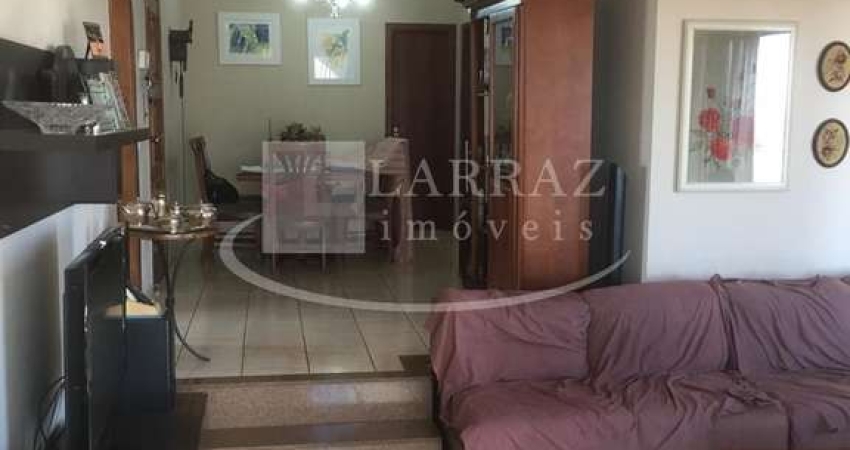 Amplo apartamento para venda no Centro na Rua Garibaldi Edificio Elisa próximo do Shopping Santa Ursula, 3 dormitorios 1 suite hidro, sacada em 158 m2