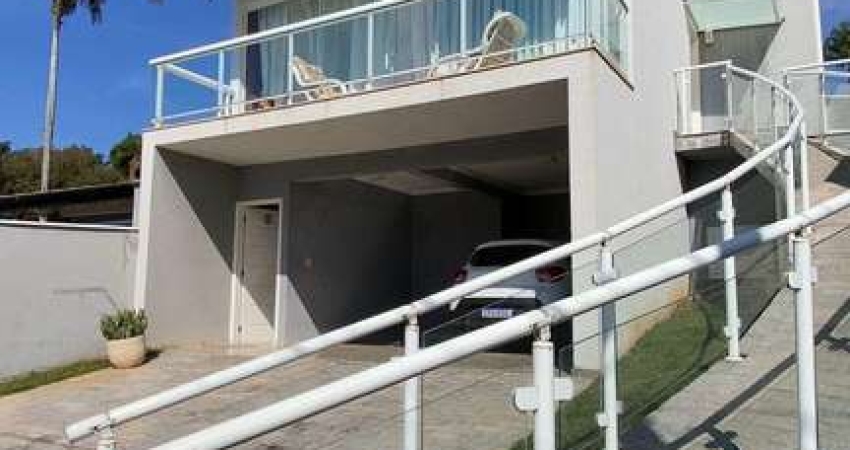 Belíssima Casa assobradada 3 suítes, Piscina, Jardim do Lago Atibaia