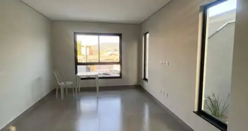 Sobrado 3 suítes, 4 vagas de garagem fino acabamento jardim do lago Atibaia