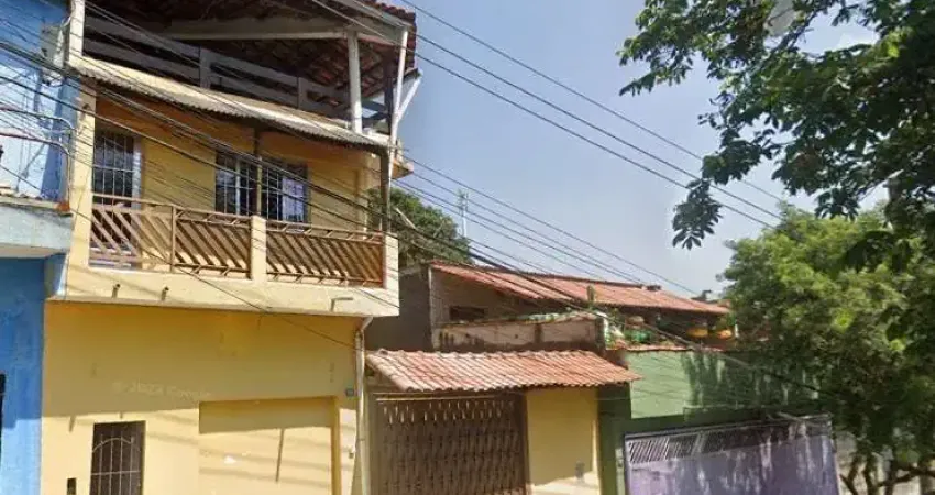 Sobrado em Jardim Jacy, Guarulhos - 4 dormitórios, 1 suíte, 2 banheiros por R$ 650.000 - Venda