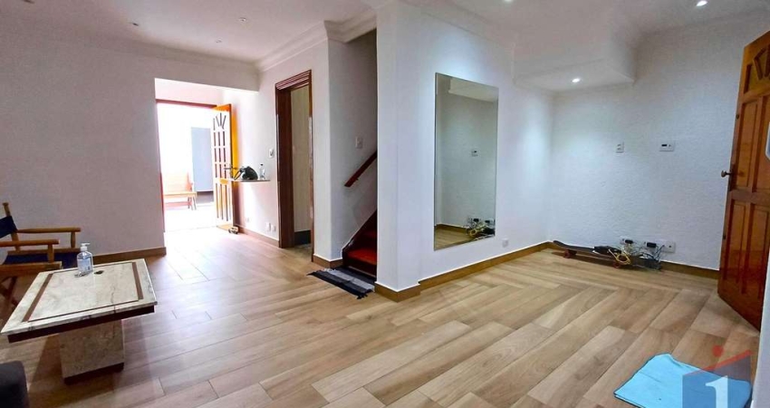 Casa à Venda em rua sem saída - 4 Dorm, 2 Suítes por R$1.210.000