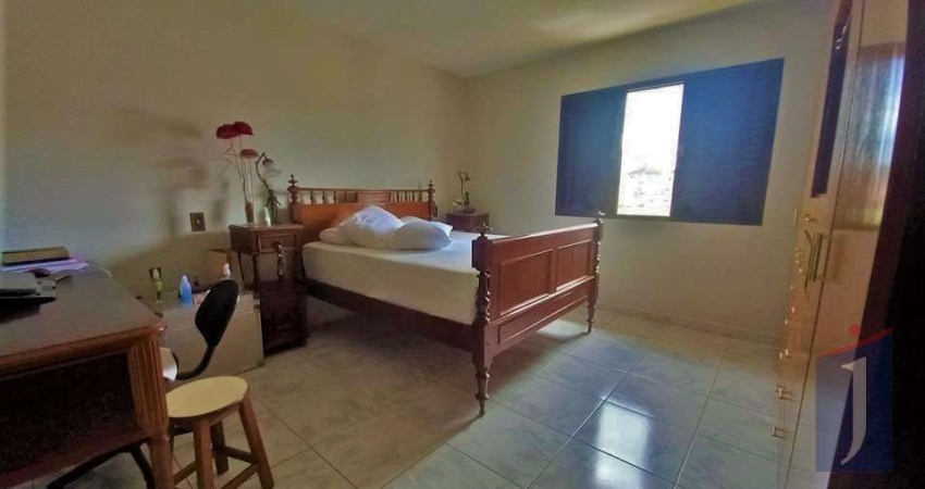 Casa à Venda em Vila das Mercês - 3 Dorms, 4 Banheiros