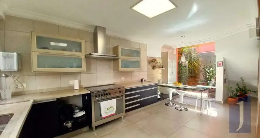 Casa de Condomínio no Jardim da Glória - SP: 257m², 3 Suítes, 2 vagas - Venda por R$ 2.450.000
