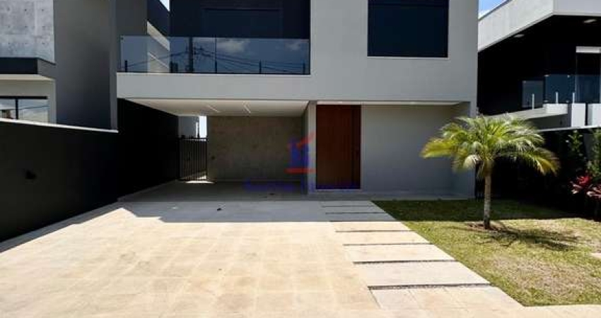 Casa Sobrado à Venda em Arujá - 4 Suítes, 281m² por R$2.980.000