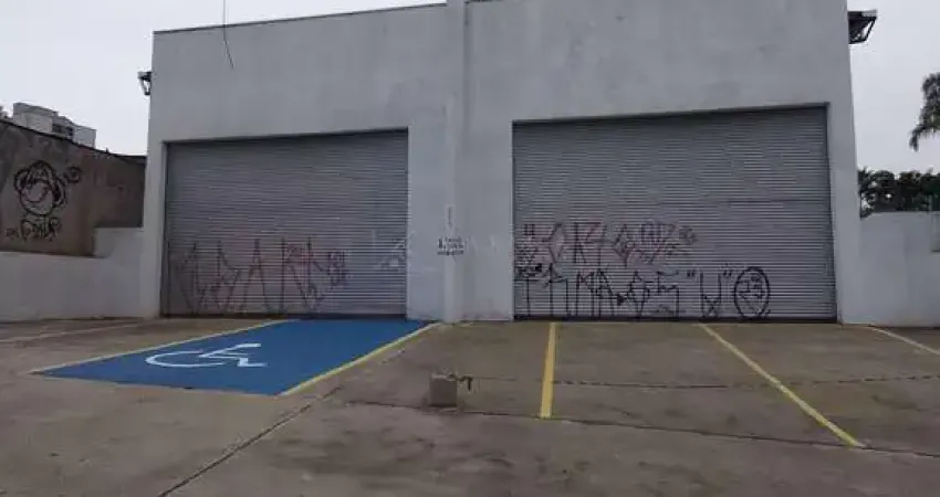 Galpão 450m² com mezanino e pé direito alto – ótima localização!