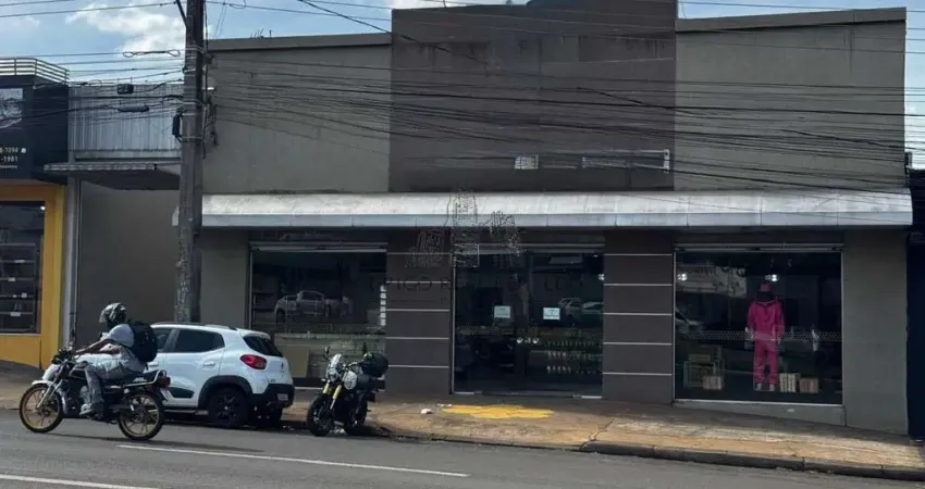 Barracão / Galpão / Depósito à venda na Avenida Colombo, Zona 07, Maringá