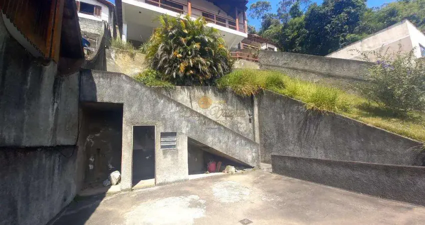Casa para Venda em Teresópolis, Tijuca, 2 dormitórios, 1 suíte, 3 banheiros, 2 vagas