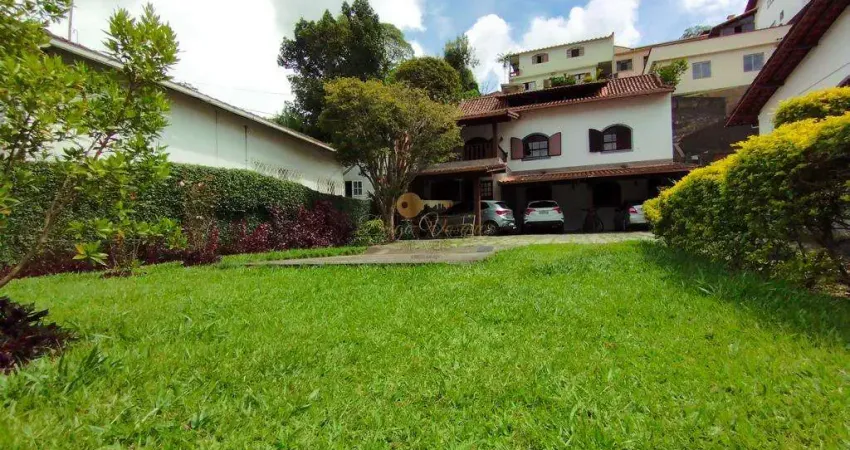 Casa para Venda em Teresópolis, Tijuca, 3 dormitórios, 1 suíte, 2 banheiros, 3 vagas