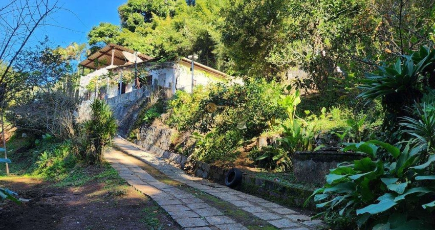 Casa para Venda em Teresópolis, Pessegueiros, 3 dormitórios, 2 banheiros, 4 vagas