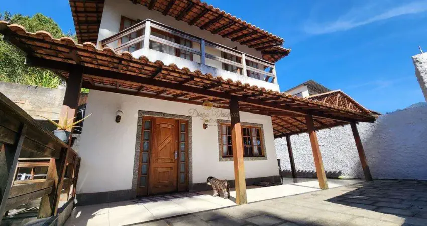 Casa para Venda em Teresópolis, Fazendinha, 4 dormitórios, 2 suítes, 3 banheiros, 3 vagas