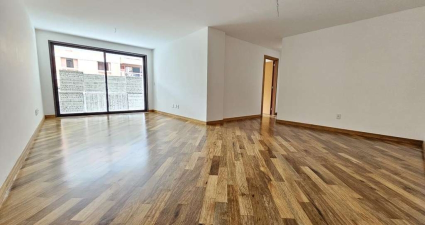 Apartamento para Venda em Teresópolis, Agriões, 3 dormitórios, 3 suítes, 5 banheiros, 2 vagas