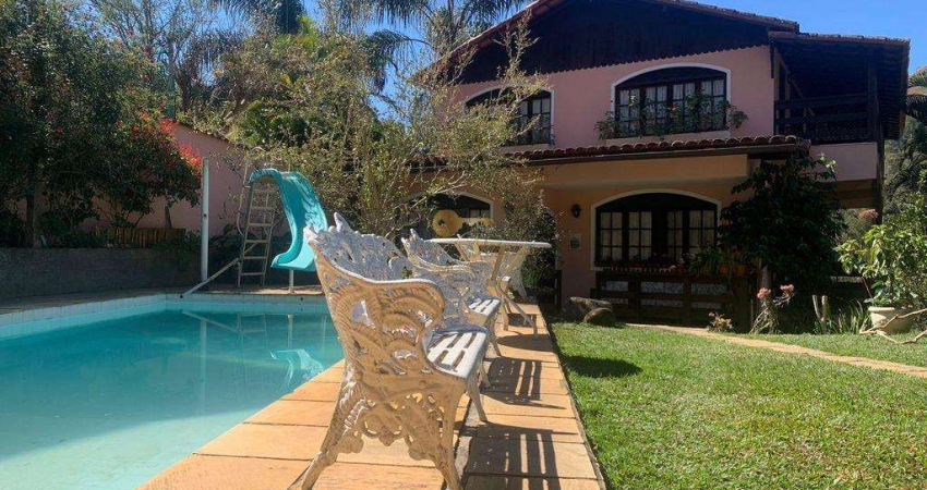 Casa para Venda em Petrópolis, Araras, 4 dormitórios, 1 suíte, 3 banheiros, 5 vagas