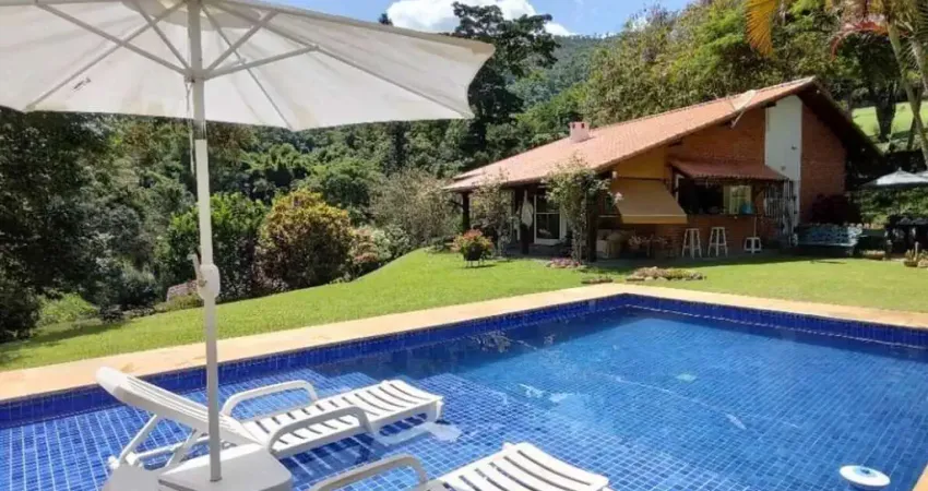 Casa em Condomínio para Venda em Petrópolis, Nogueira, 2 dormitórios, 1 banheiro, 3 vagas