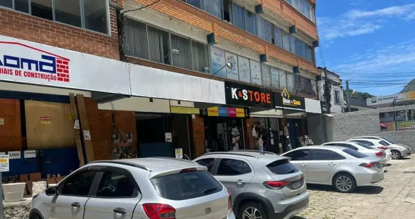 Loja Comercial para Locação em Petrópolis, Corrêas, 2 banheiros