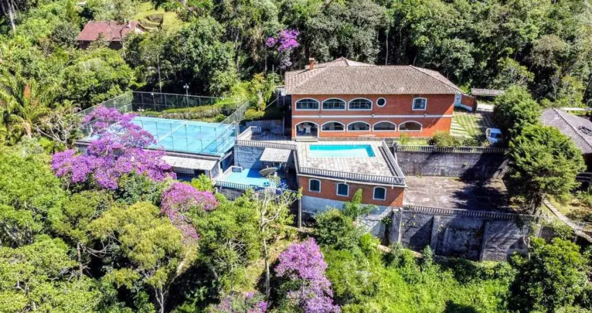 Casa para Venda em Petrópolis, Fazenda Inglesa, 4 dormitórios, 3 suítes, 4 banheiros, 5 vagas