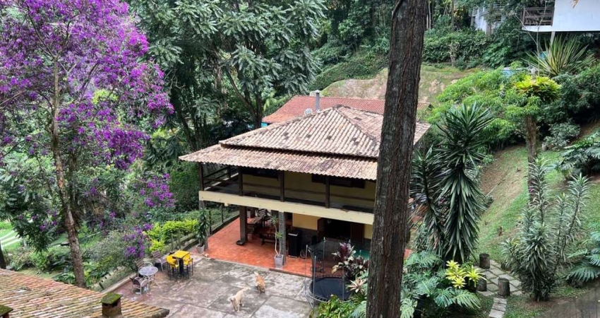 Casa em Condomínio para Venda em Petrópolis, Itaipava, 3 dormitórios, 2 banheiros, 2 vagas