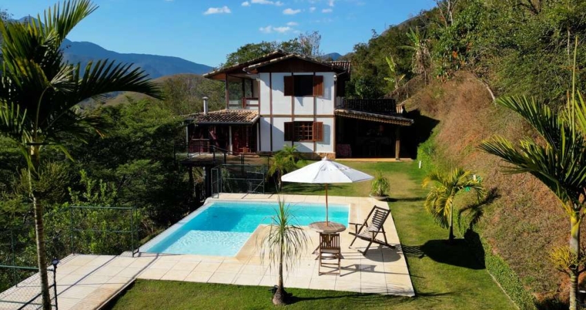 Casa em Condomínio para Venda em Petrópolis, Cuiabá, 4 dormitórios, 3 suítes, 4 banheiros, 4 vagas