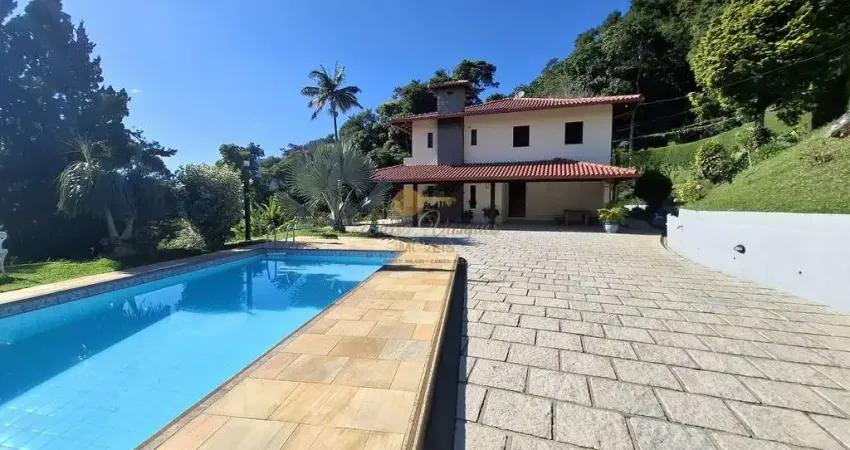 Casa para Locação em Teresópolis, Iucas, 4 dormitórios, 2 suítes, 4 banheiros, 4 vagas