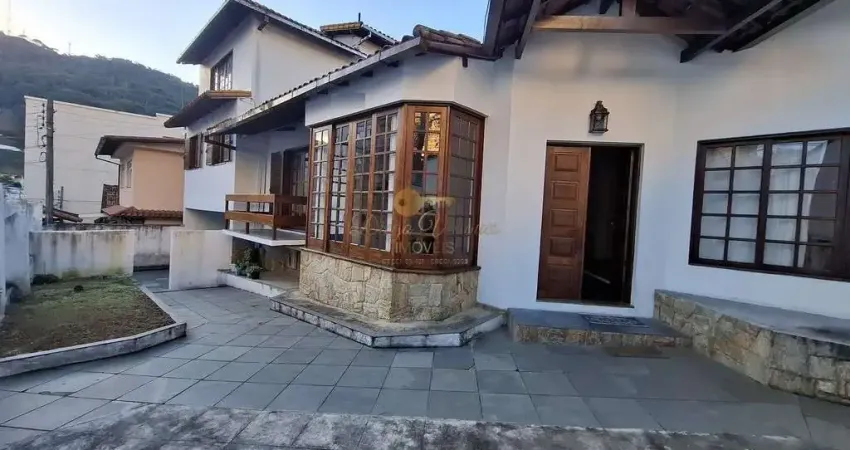 Casa para Venda em Teresópolis, Várzea, 5 dormitórios, 3 suítes, 5 banheiros, 3 vagas