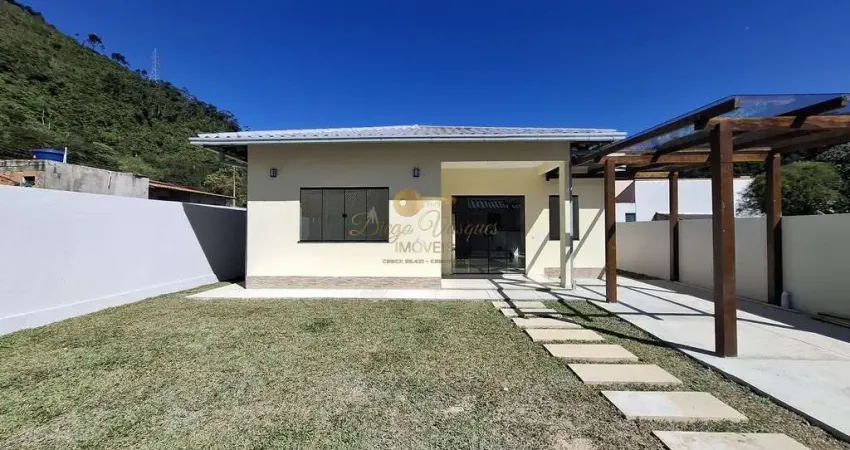 Casa para Venda em Teresópolis, Venda Nova, 3 dormitórios, 1 suíte, 2 banheiros, 2 vagas