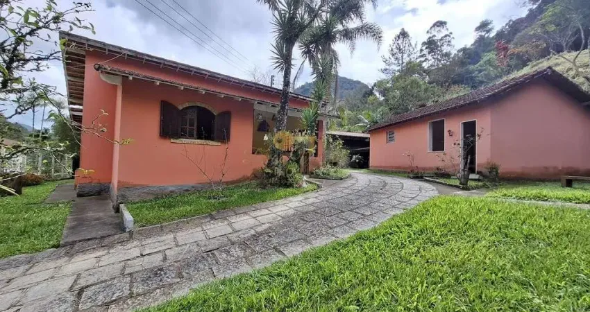 Casa para Venda em Teresópolis, Albuquerque, 3 dormitórios, 1 suíte, 2 banheiros, 1 vaga