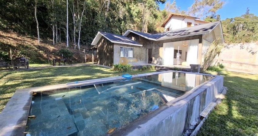 Casa em Condomínio para Venda em Teresópolis, Green Valley, 3 dormitórios, 1 suíte, 2 banheiros, 3 vagas