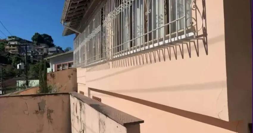 Casa para venda em petrópolis, mosela, 3 dormitórios, 1 suíte, 2 banheiros, 3 vagas