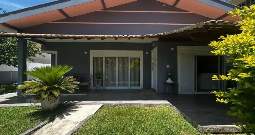 Casa para venda em petrópolis, mosela, 3 dormitórios, 2 suítes, 3 banheiros, 3 vagas