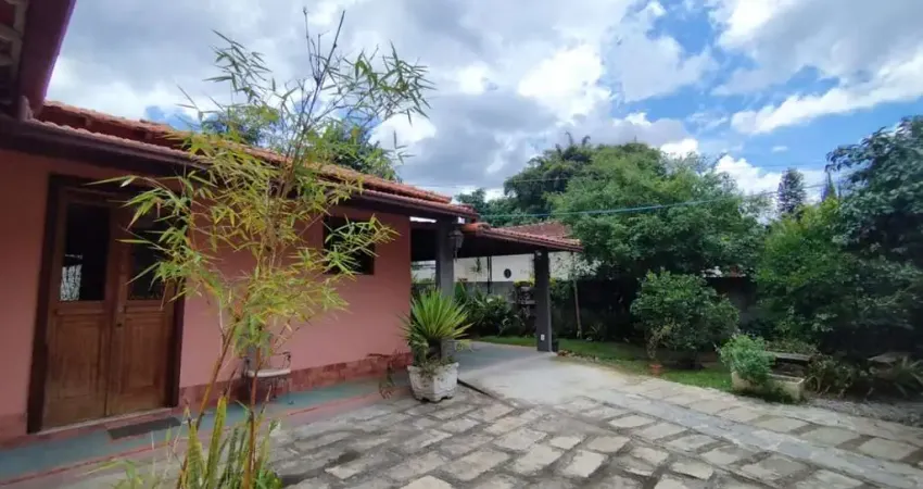 Casa para venda em petrópolis, bonsucesso, 3 dormitórios, 1 suíte, 3 banheiros, 4 vagas