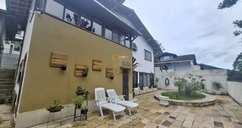Casa para Venda em Teresópolis, Carlos Guinle, 5 dormitórios, 3 banheiros, 1 vaga