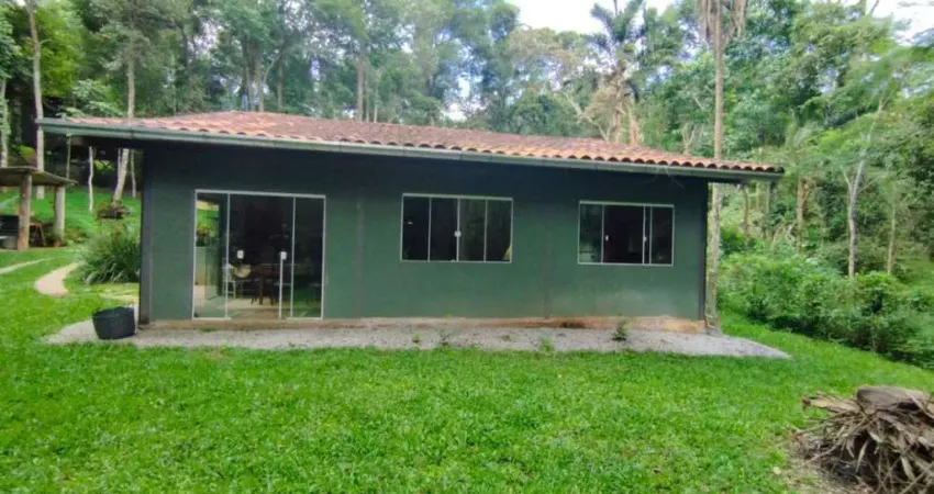 Casa para Venda em Petrópolis, Araras, 3 dormitórios, 1 suíte, 2 banheiros, 1 vaga