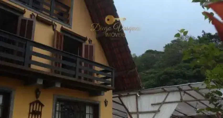 Casa para Venda em Teresópolis, Granja Guarani, 4 dormitórios, 1 suíte, 4 banheiros, 4 vagas