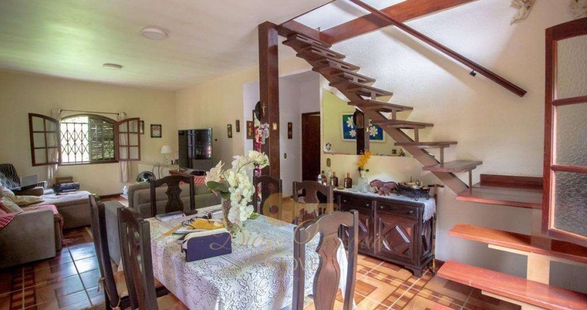 Casa para Venda em Teresópolis, Carlos Guinle, 2 dormitórios, 1 suíte, 2 banheiros, 3 vagas