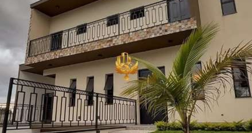 Casa de alto padrão em condomínio à venda em Taubaté-SP, no bairro Quiririm! 3 quartos, 1 suite, 1 sala, 4 banheiros, 4 vagas de garagem, 283 m². Venha conferir!