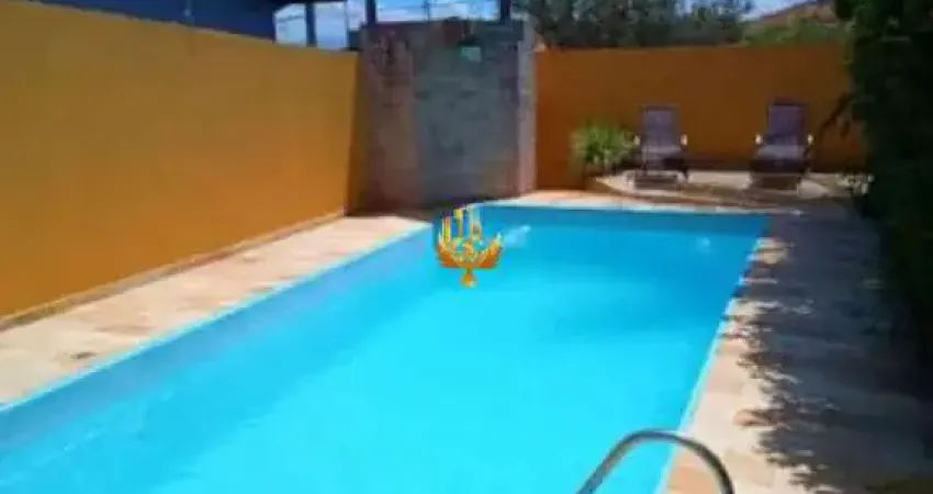 Impecável Casa de 3 Quartos na Chácara Santa Luzia, Taubaté-SP: 4 Banheiros, 4 Vagas e 220m²!