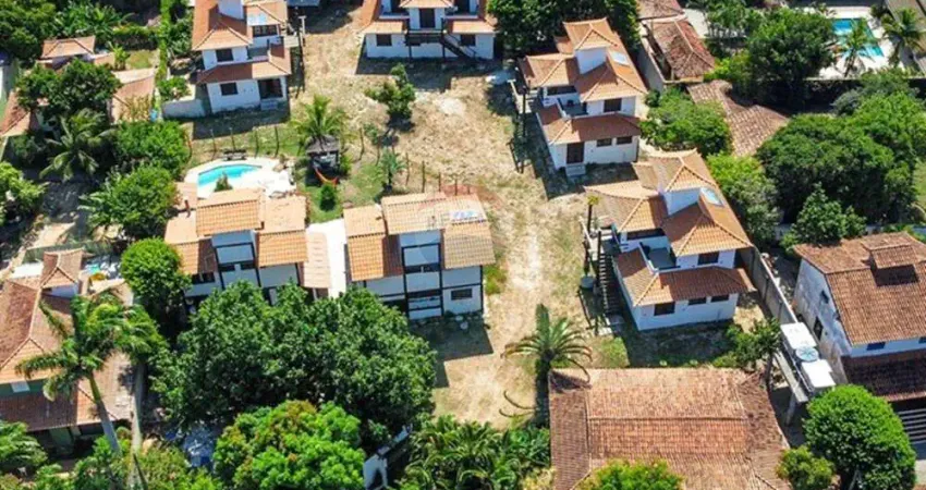 À venda: 7 casas em terreno com mais de 3.000 m², oportunidade única próximo à praia de manguinhos, búzios!